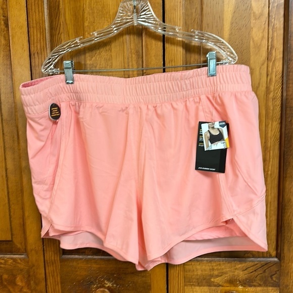 Avia Pastel Peach Running Short Zippered Pockets Size 22 NWT - Picture 3 of 10